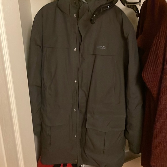 Mountain warehouse winter parka , rated upto -60 degrees , brand new condition - Picture 1 of 4